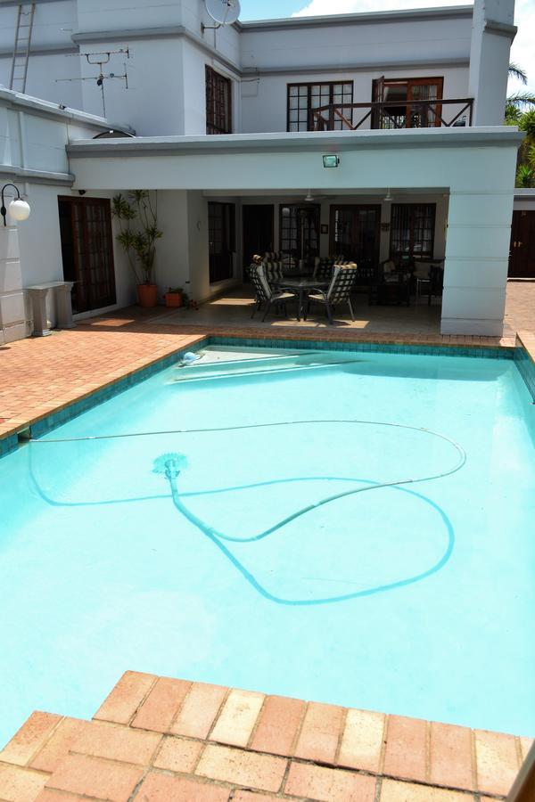 เดอะ เบาบับ บี แอนด์ บี Villa มิดแรนด์ ภายนอก รูปภาพ