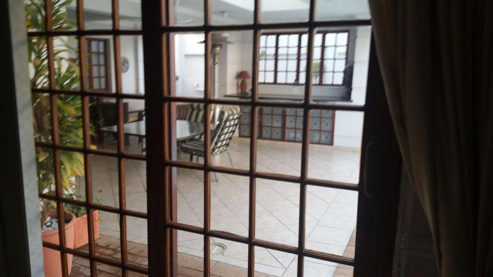 เดอะ เบาบับ บี แอนด์ บี Villa มิดแรนด์ ภายนอก รูปภาพ