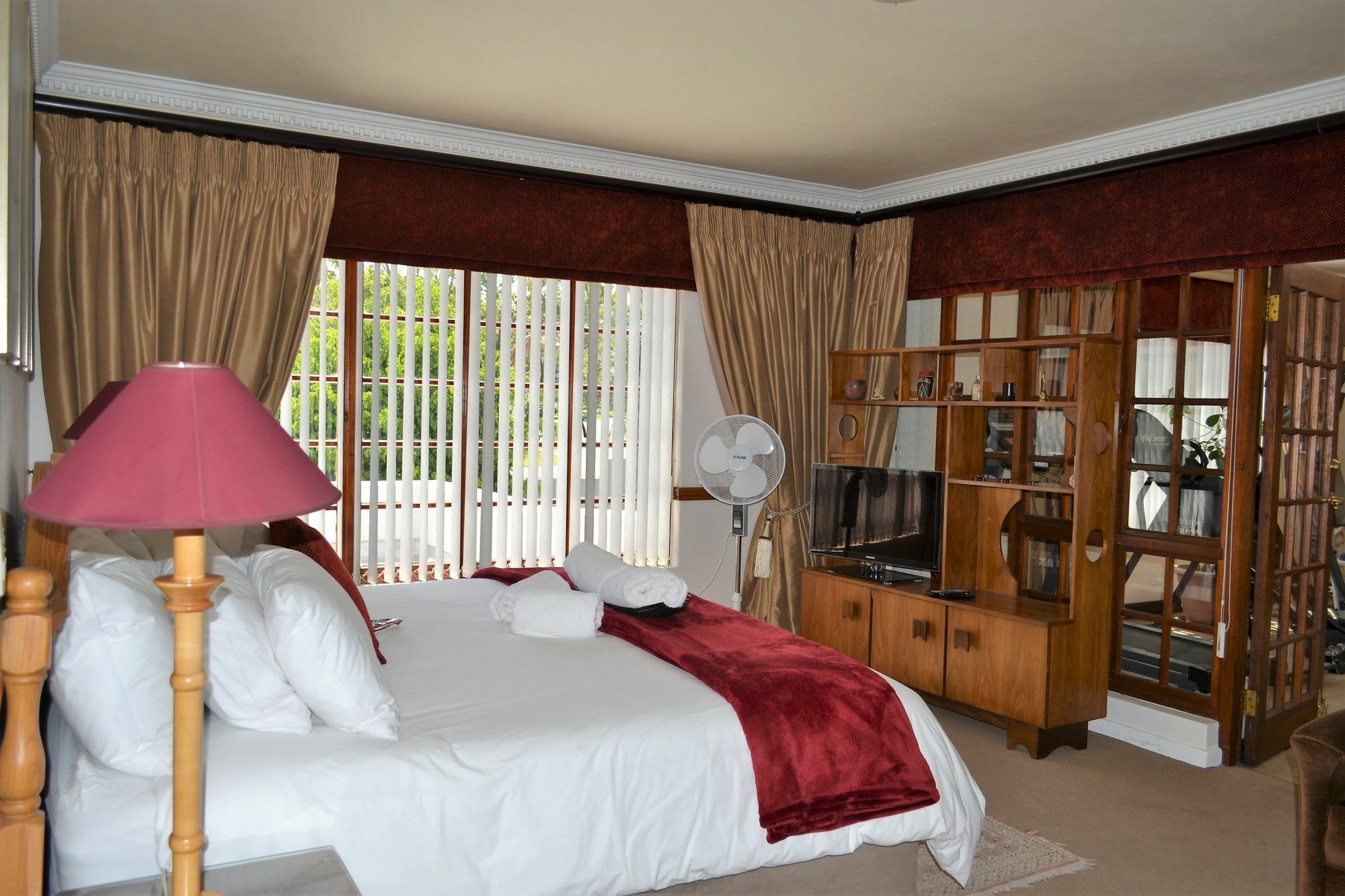 เดอะ เบาบับ บี แอนด์ บี Villa มิดแรนด์ ภายนอก รูปภาพ