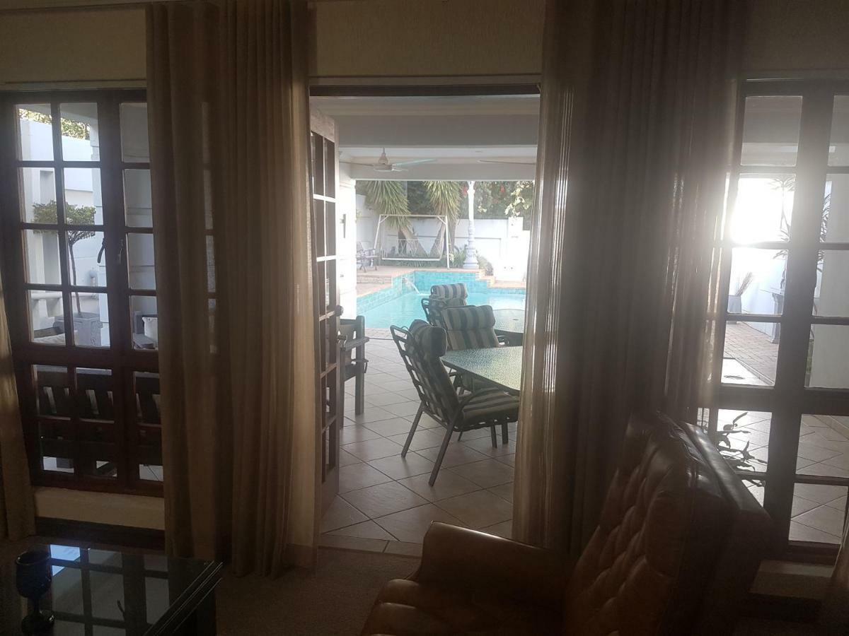 เดอะ เบาบับ บี แอนด์ บี Villa มิดแรนด์ ภายนอก รูปภาพ